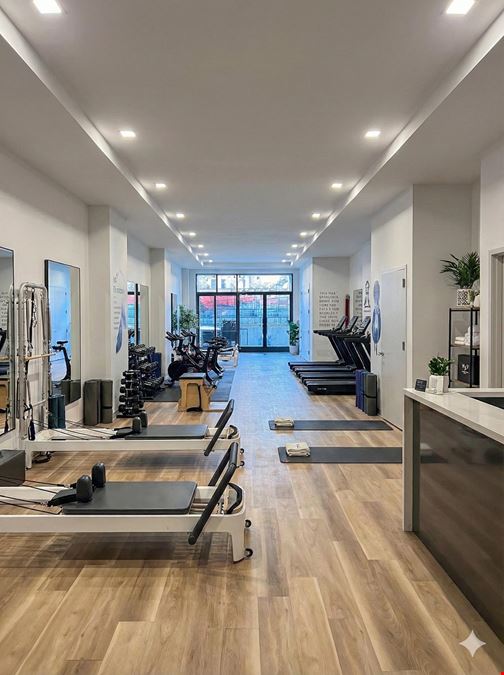 2,350 SF | 265 Ocean Parkway | Community Facility/Office With Glass Frontage For Lease