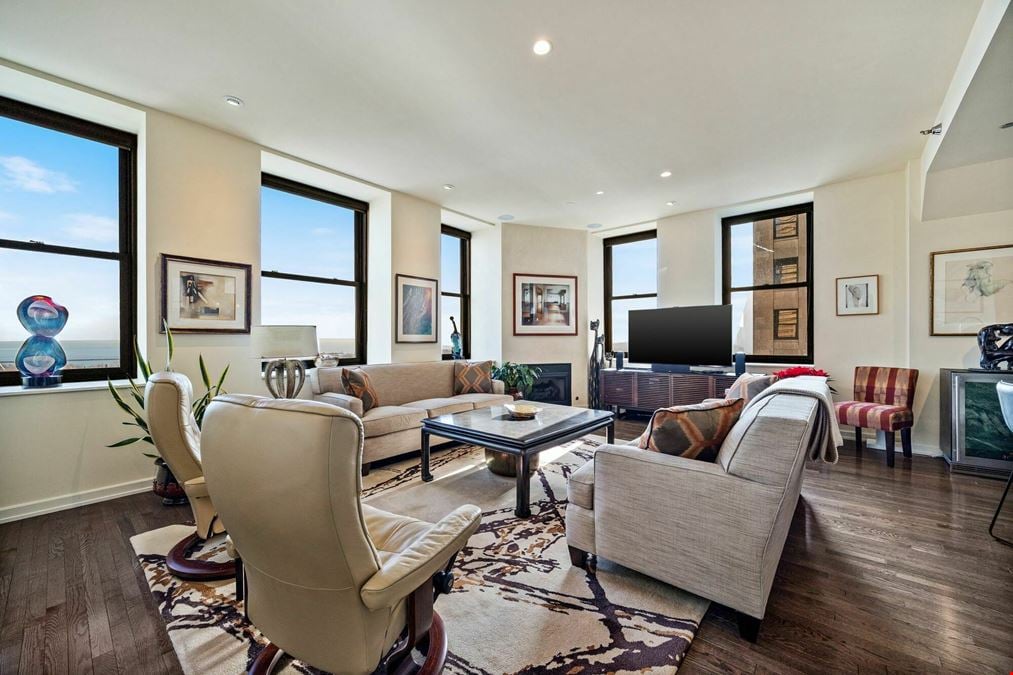 6 N. Michigan Ave #1103