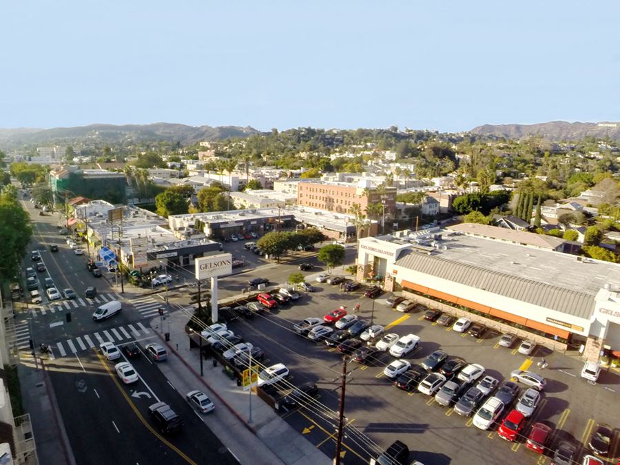 Turn Key Nail Salon in Bustling Hollywood Shopping Center