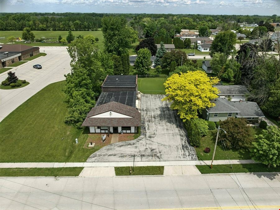 4326 Michigan Ave Manitowoc