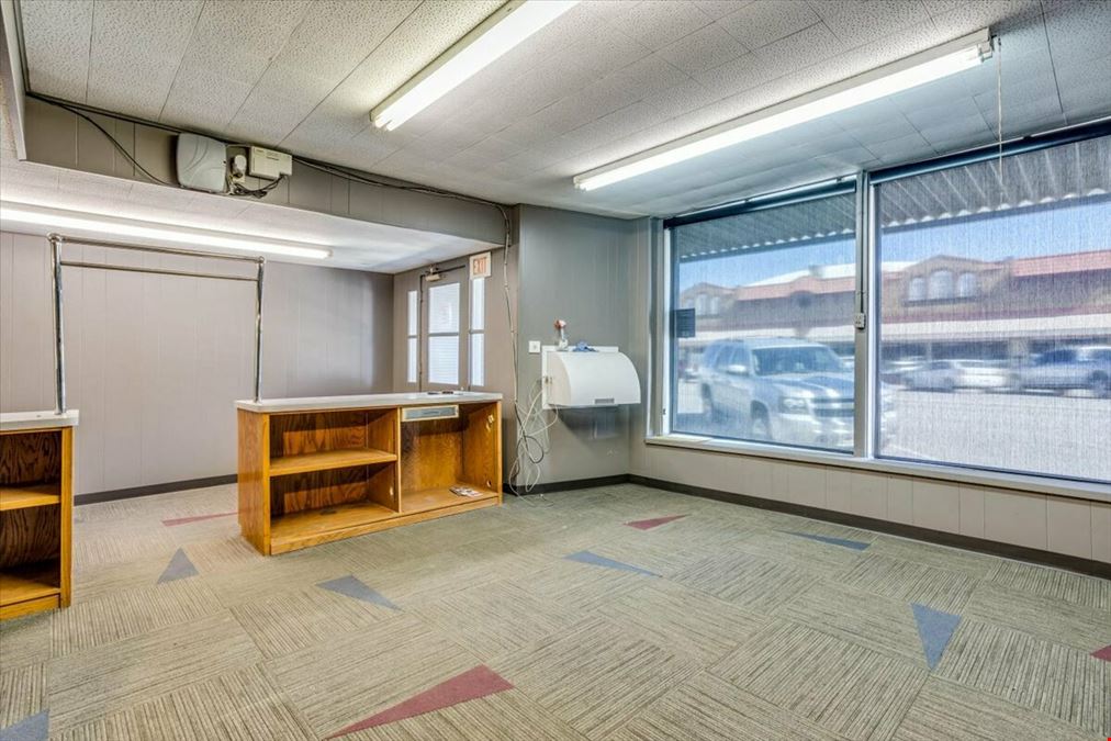 214 S Main St, McPherson