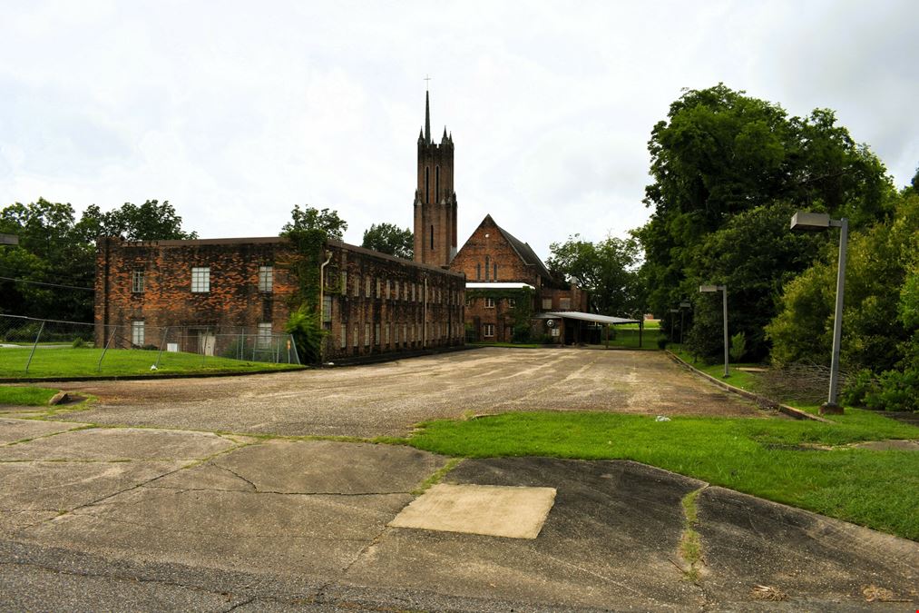 3481 S. Court St. - 33,124 SF Church & Education Facility