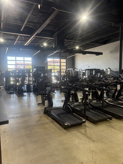 DOWNTOWN WICHITA SHOWROOM/WAREHOUSE