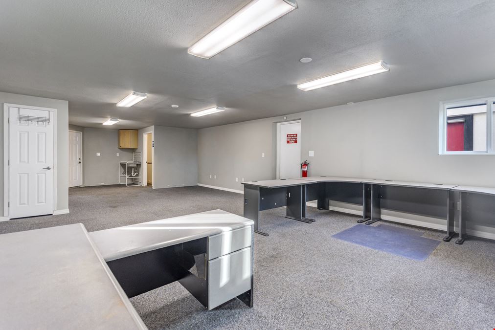 5428 W Clearwater Ave - SUBLEASE - Bldg B