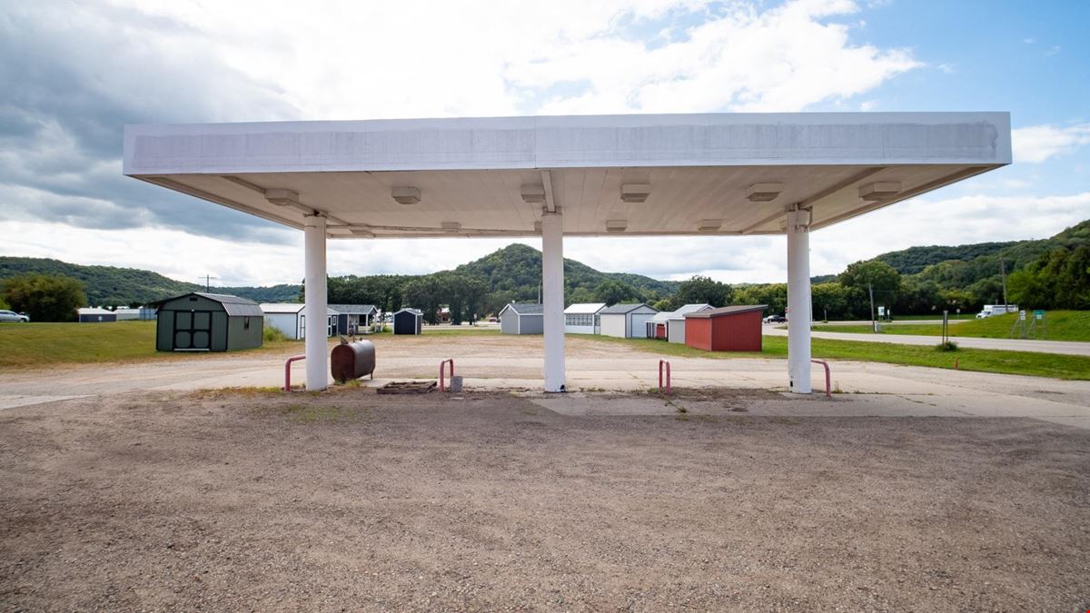 Versatile Automotive & Service Property with Excess Land | Near HWY 61