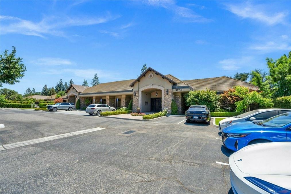 Prime Professional Office Space Located in NW Fresno