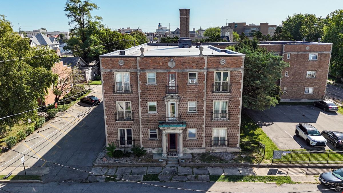 522 West Adams Street