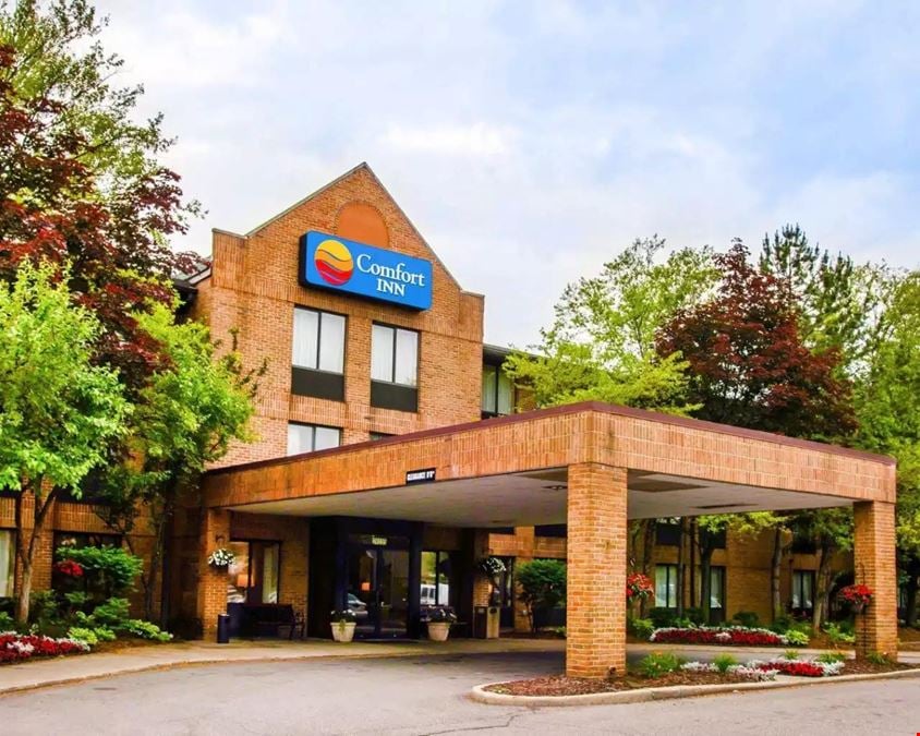 Detroit Area Choice Portfolio Comfort Inn Livonia & Utica, MI