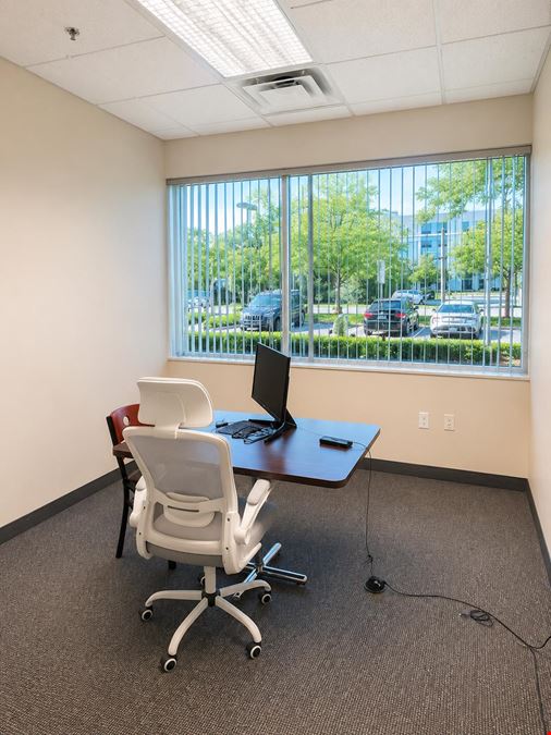 Office Suites For Lease - Briarwood Area / Ann Arbor