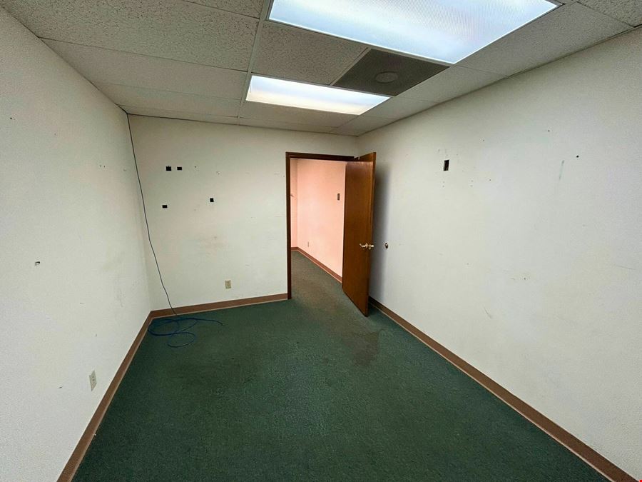 OFFICE/WAREHOUSE FOR LEASE SOUTHWEST SPRINGFIELD