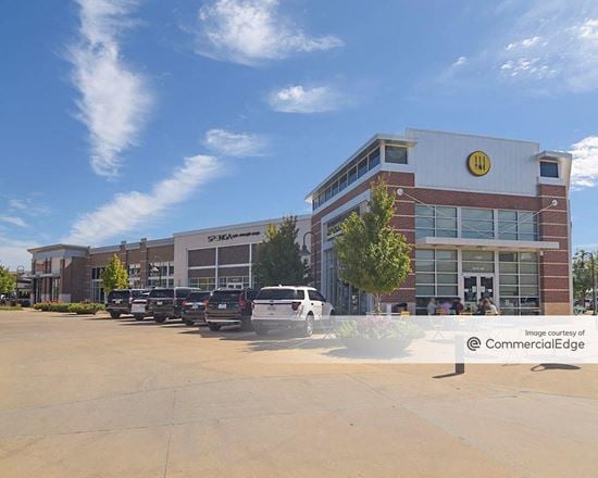 Preview of Retail space for Rent at 1001 East Southlake Blvd