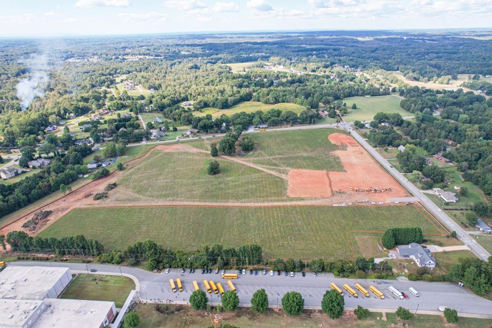Food Lion Anchored Shopping Center - Pre Leasing