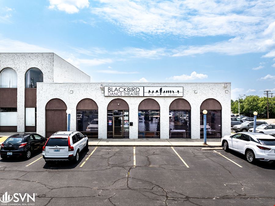 Retail/Office Spaces For Lease in Prime Lexington Location
