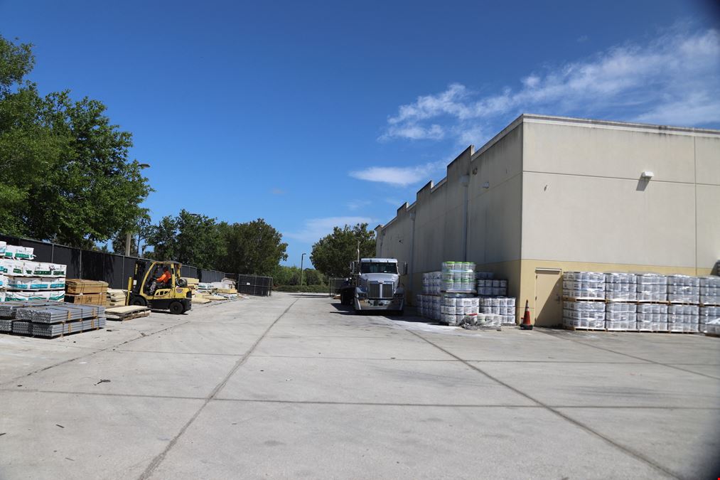 Single Tenant Warehouse on 4.82 AC