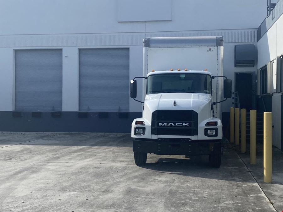 Fort Lauderdale, FL Warehouse for Rent - #1436 | 1,500-5,500 sqft