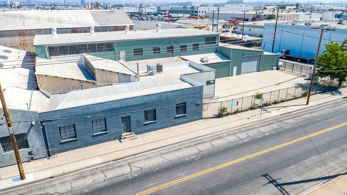 2049-2053 E 38th