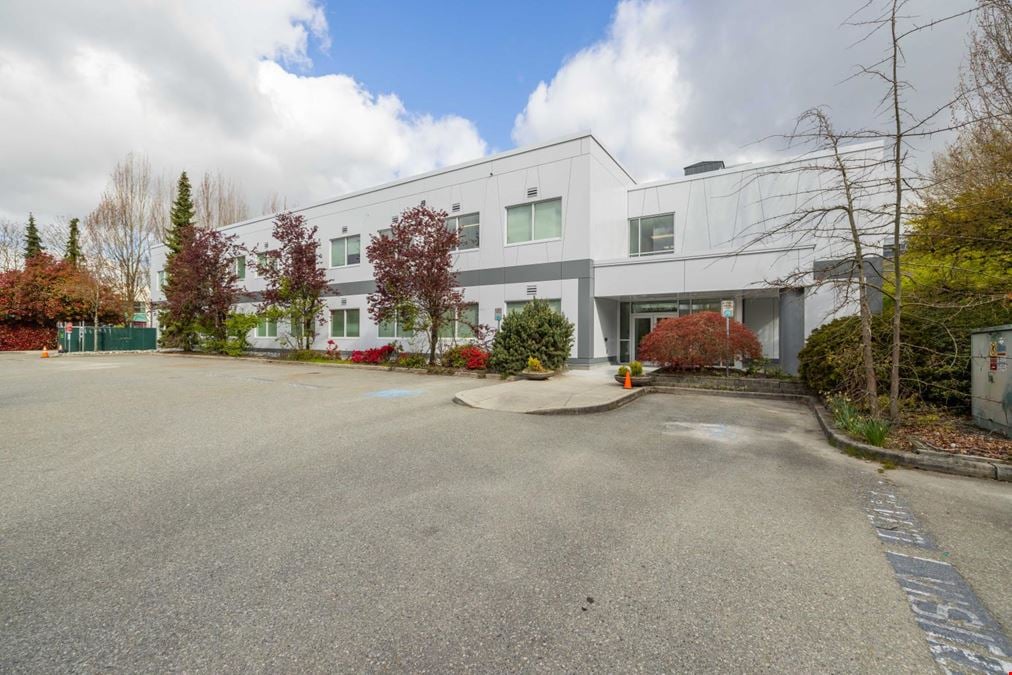 8899 Odlin Crescent