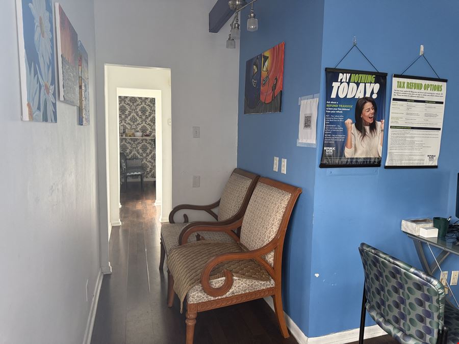 4302 S Claiborne