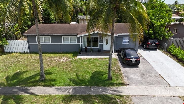 For Sale: 5 Bedroom Home in Sunrise