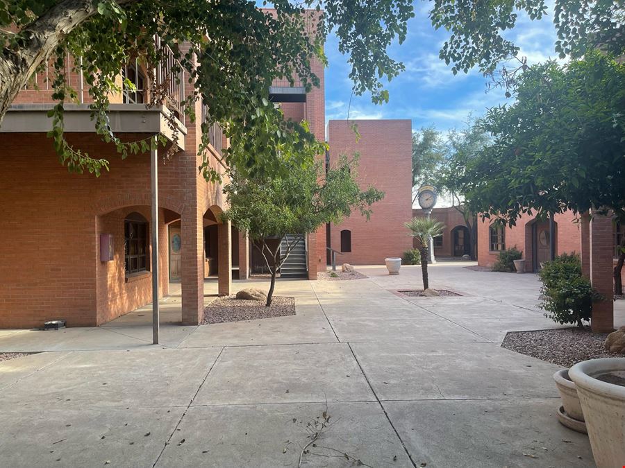 Cambridge Court