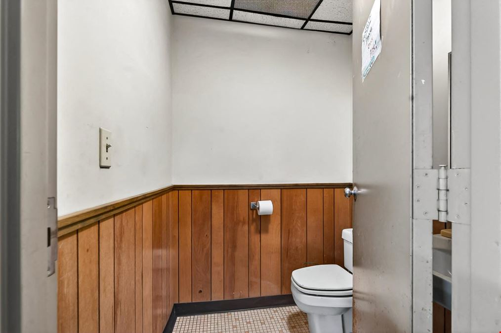 123 S Main St, Athol