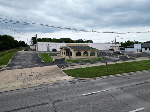 Preview of Retail space for Rent at 2801 N Main St