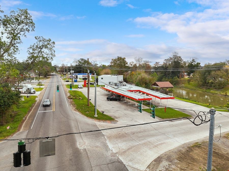 QSR Property at Signaled Intersection Corner along Hwy 1