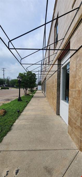 401 E Commerce St