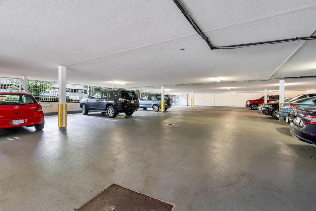 1006 Fort St