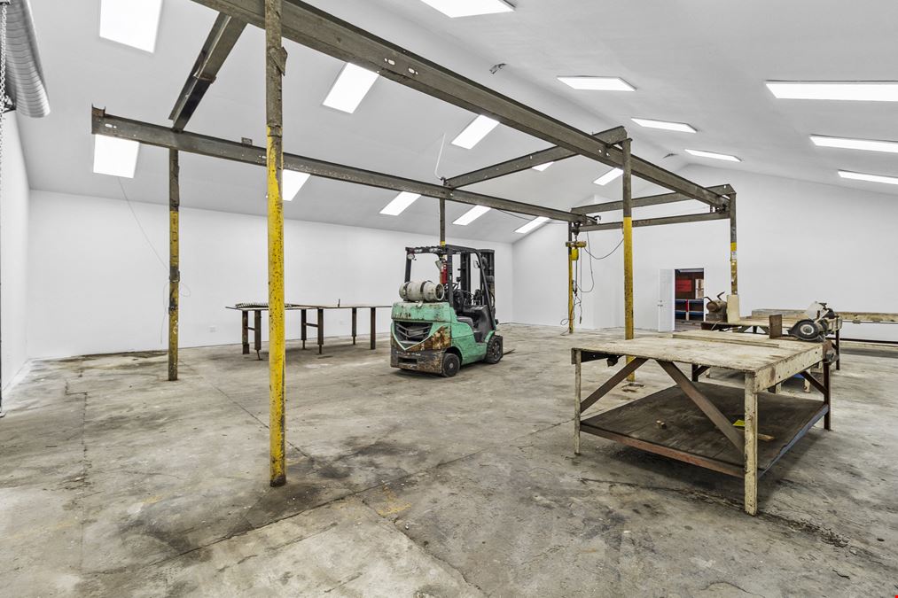 Well-Positioned Industrial Redevelopment Opportunity – 8316 LaPorte, Minutes from Downtown & Major Highways