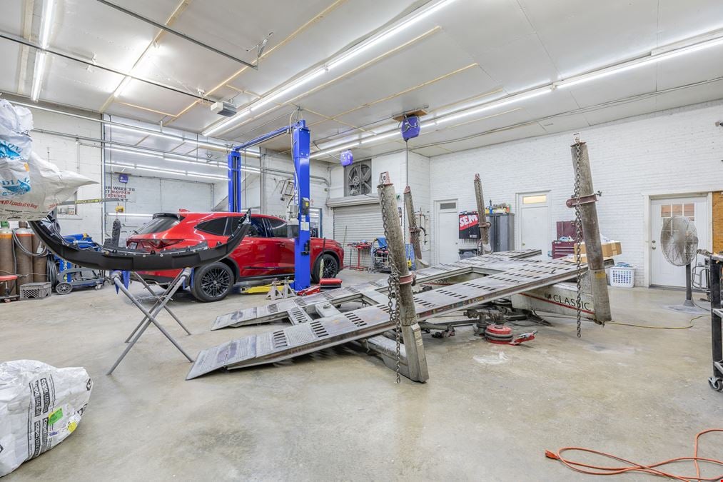 Auto Body Shop with 15 Bays on Ringgold Rd