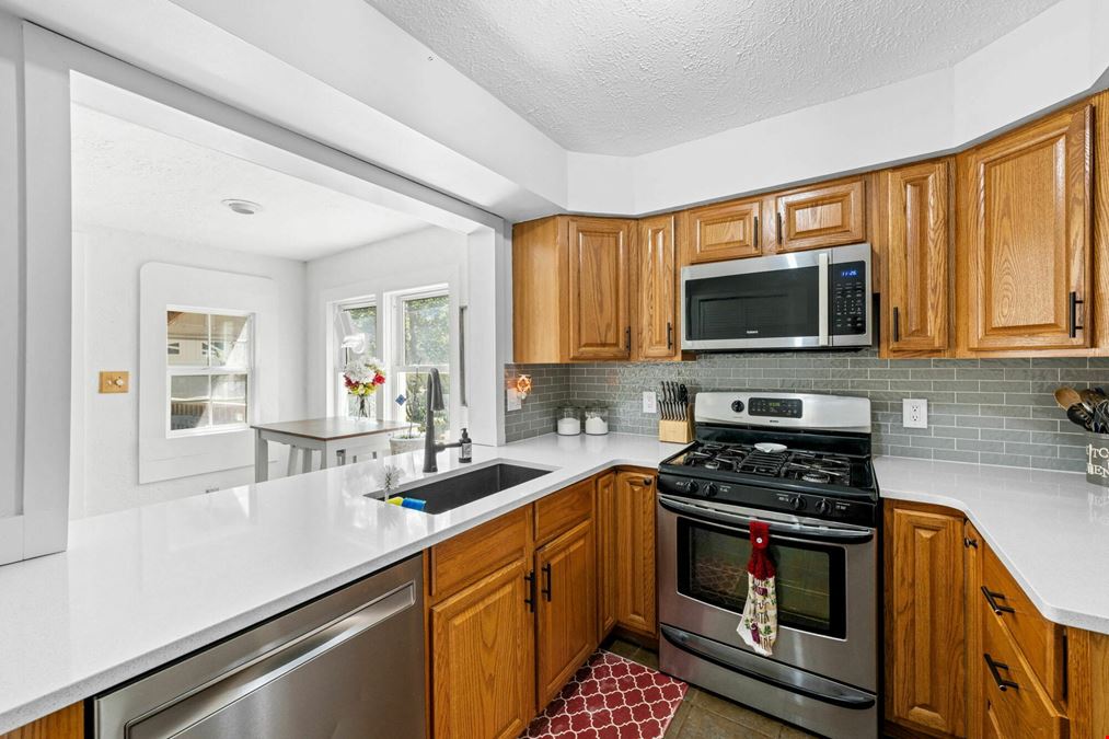 2873 Oakwood Dr