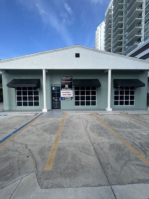 211 N Tamiami Trail