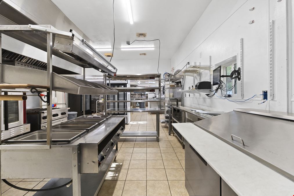 Fully Equipped Second-Generation Restaurant For Sale • High Traffic • Prime Huntsville Location