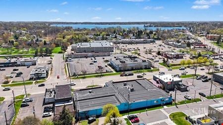 Preview of Industrial space for Sale at 1015 - 1017 E West Maple Rd