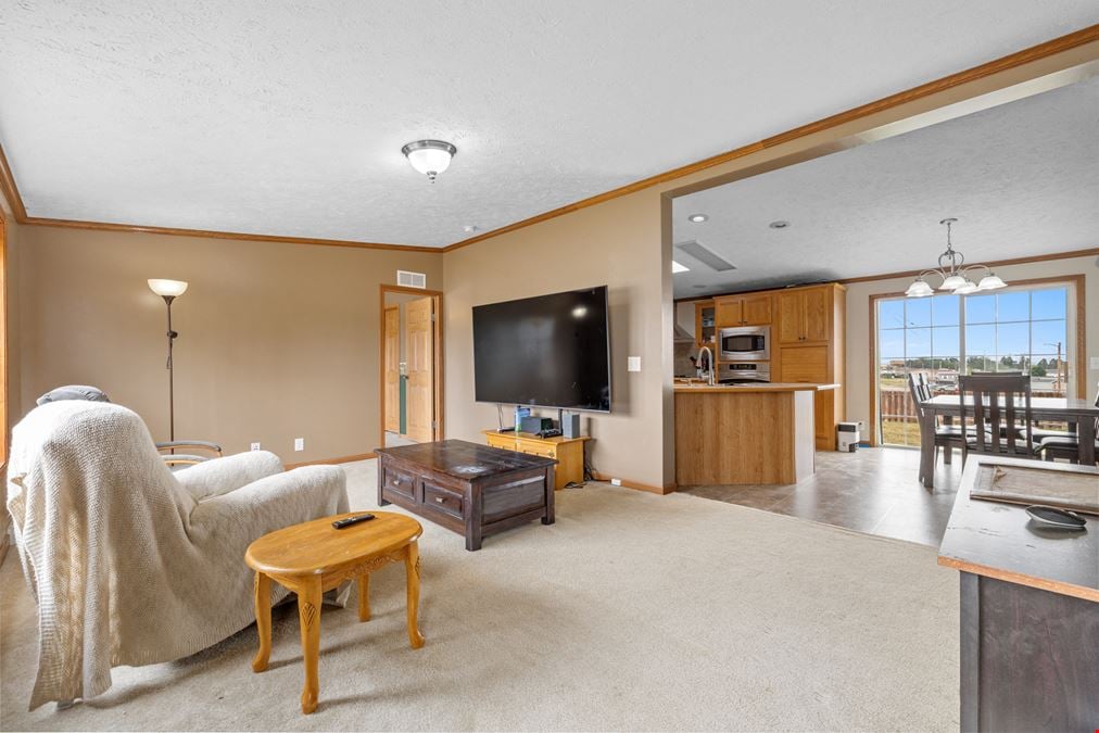337 S Main St