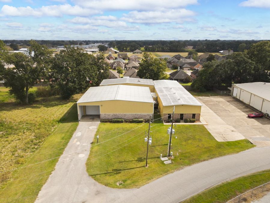 Insulated Industrial Office / Warehouse Near US 90