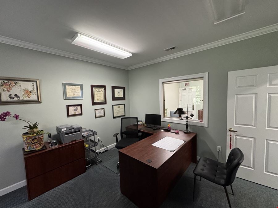 543 Keisler, Suite 203