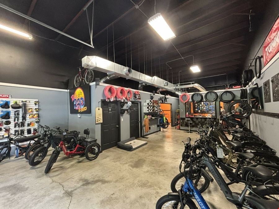 FOR LEASE: 1,250 SF Warehouse/Office Space in Ozark
