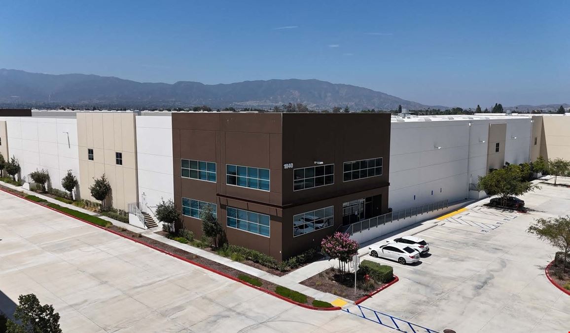 Palomino Ranch Business Park, Bldg 9