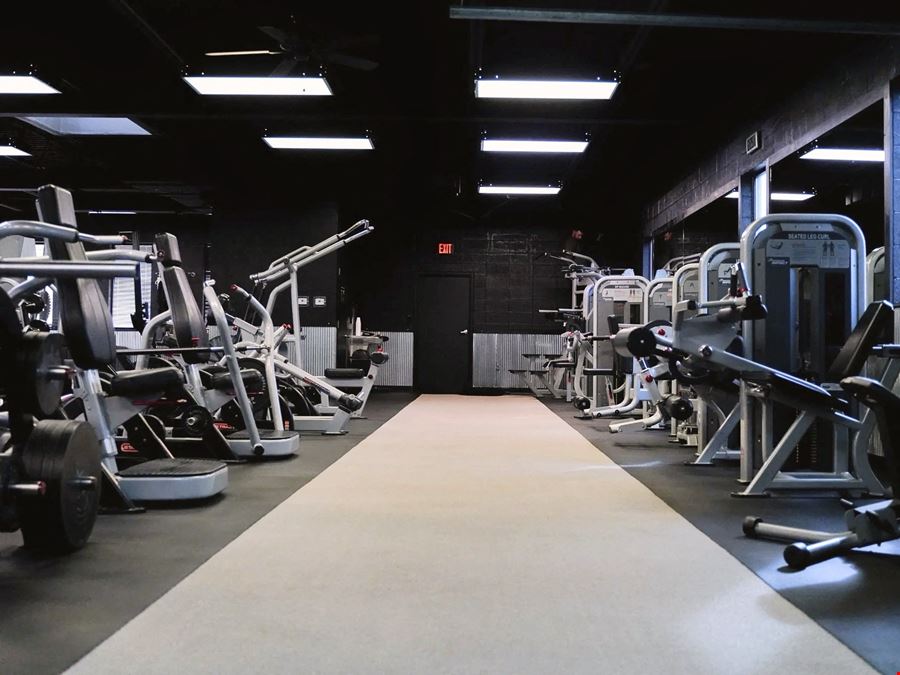 Multi-tenant - 7064 SF