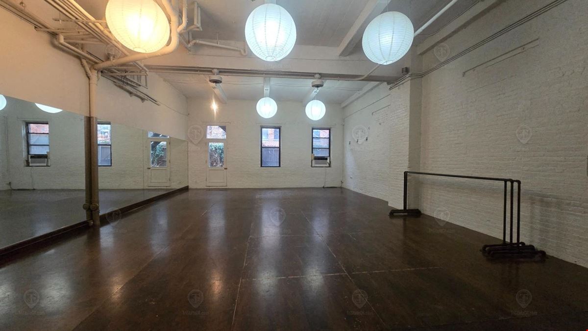 Up to 2,129 SF | 603 Bergen St | Multiple Office Spaces