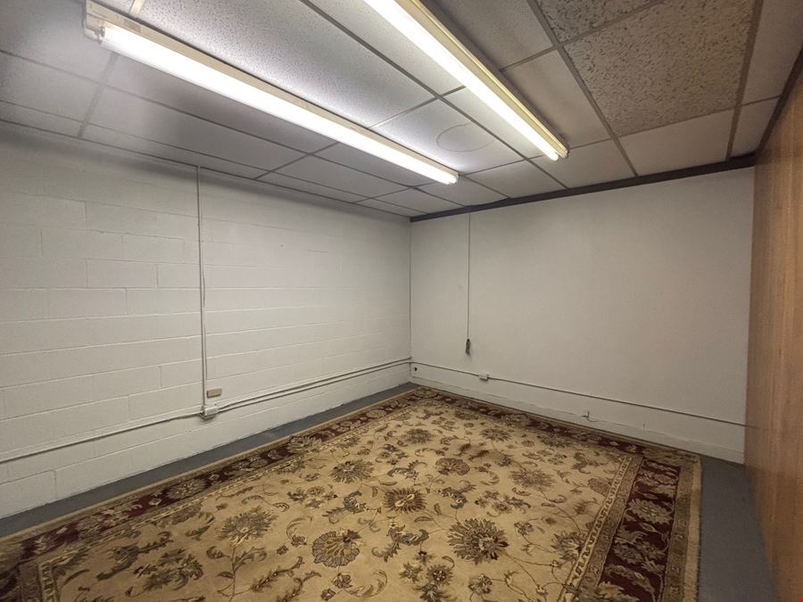 2,752 SF Service Retail Opportunity