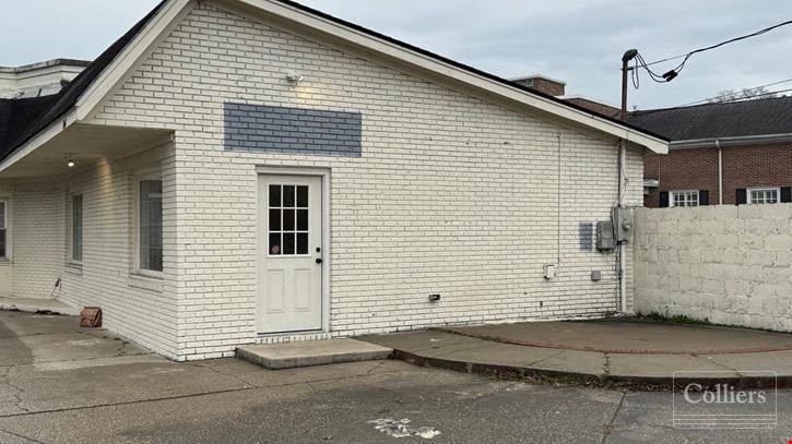 ±1,200 SF Move-In Ready Office Suite Available in North Charleston, SC