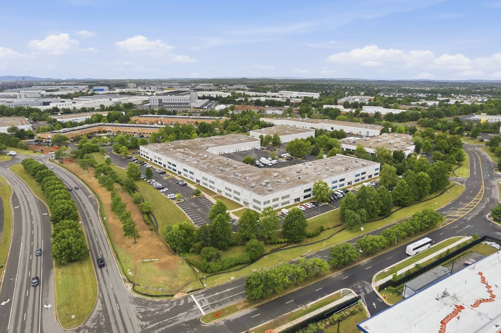 25,050 SF Industrial Flex | Owner-User Opportunity