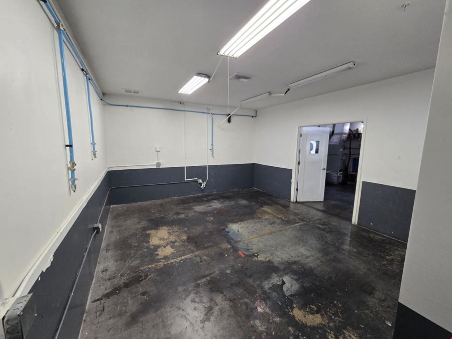 Immediate Occupancy For Lease 2,500SQFT Off/W