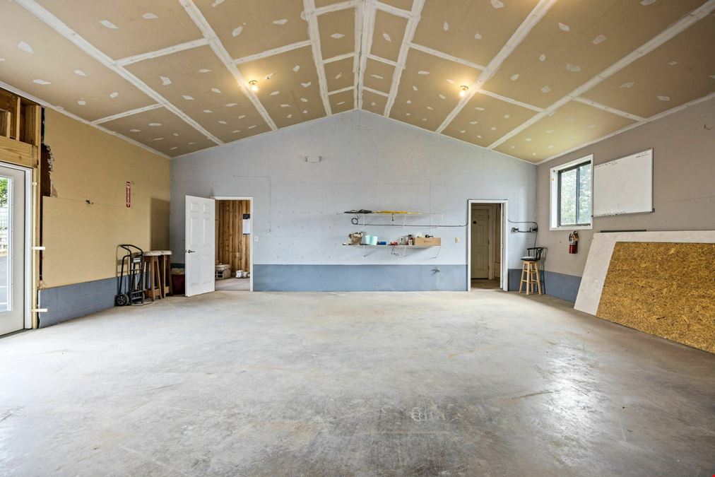 HARD TO FIND SMALL FLEX/OFFICE SPACE AVAILABLE