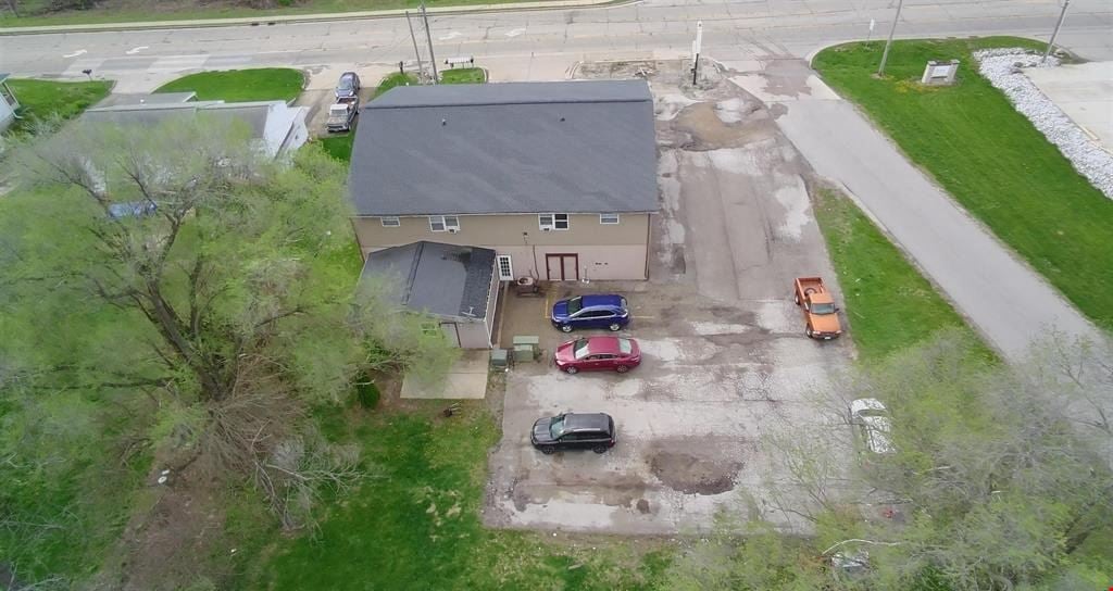 5917 W Plank Rd