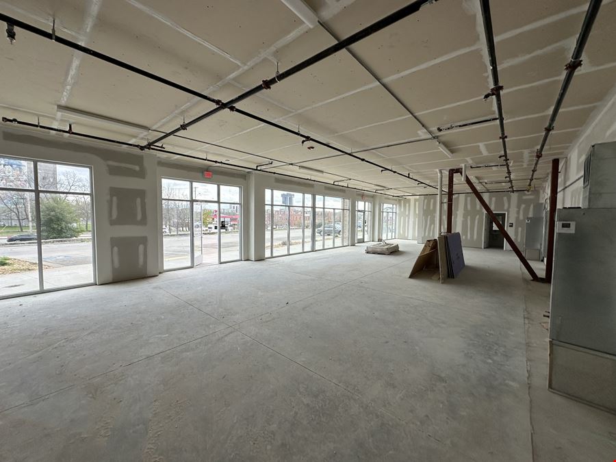 1255 E Chestnut Expressway