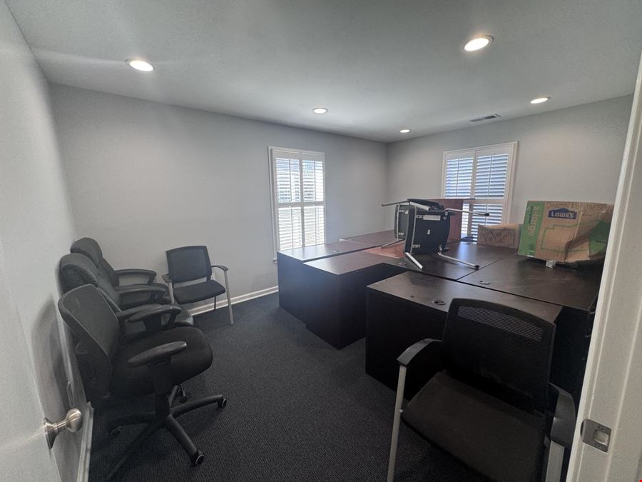 7 Office Suite, 1,600 SQ FT, Seneca